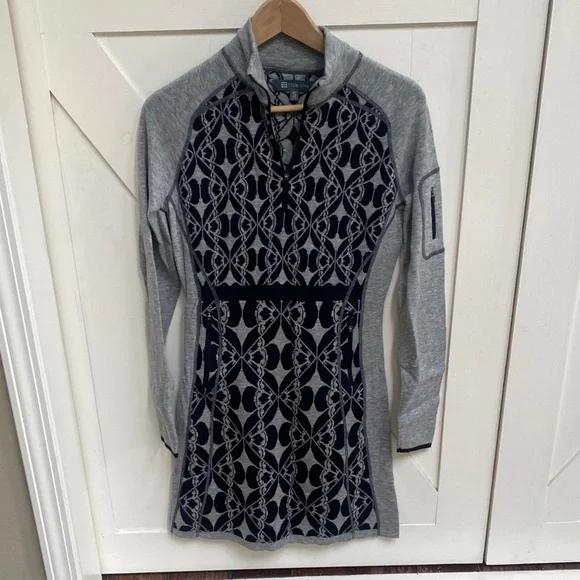 Title Nine Gray and Black Geometric tunic dress - Picture 2 of 5